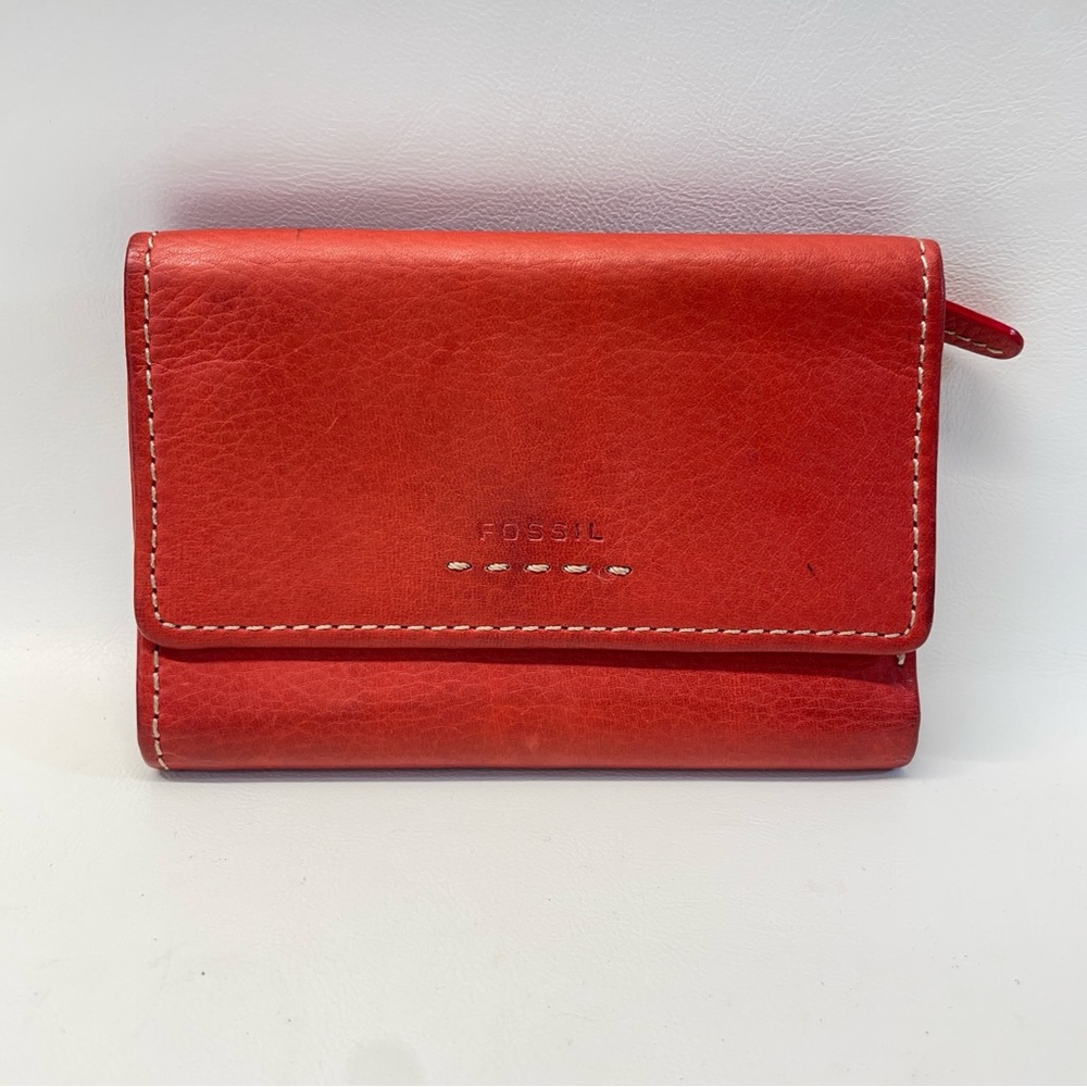 Fossil Vibrant Red Leather Wallet